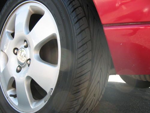 2001 Ford Focus ZX3 Coupe with manual transmission, Great Condition, NO RESERVE, image 10