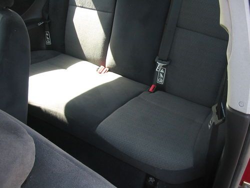 2001 Ford Focus ZX3 Coupe with manual transmission, Great Condition, NO RESERVE, image 16