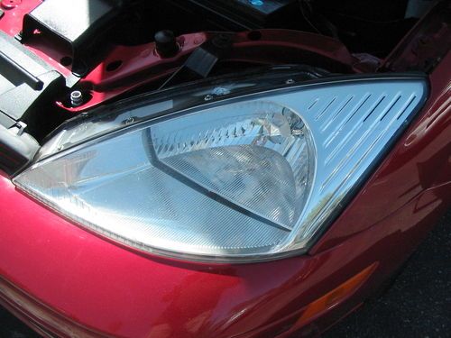 2001 Ford Focus ZX3 Coupe with manual transmission, Great Condition, NO RESERVE, image 17