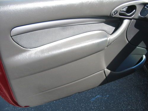 2001 Ford Focus ZX3 Coupe with manual transmission, Great Condition, NO RESERVE, image 21