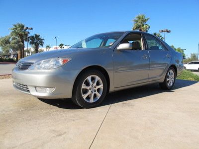 Xle v6 3.0l 1 owner leather seats 8 speaker audio system 6 cd player