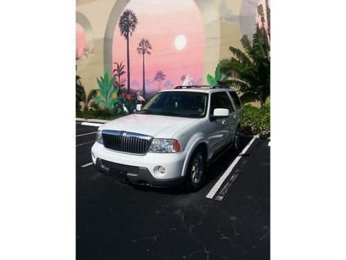 04 white lincoln navigator ultimate leather dvd navigation camera tow pkg carfax