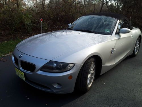 2005 BMW Z4 2.5i Convertible 2-Door 2.5L, image 2