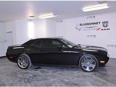 Rear spoiler mp3 sirius radio uconnect nav premium wheels power seat