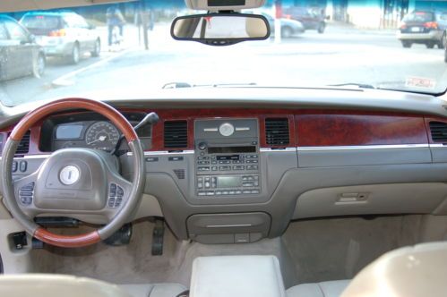 2003 Lincoln Town Car Signature Series 4-Door 4.6L EFI V8 Engine Electronic Auto, image 5