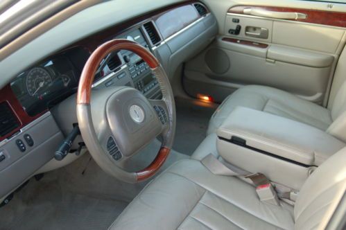 2003 Lincoln Town Car Signature Series 4-Door 4.6L EFI V8 Engine Electronic Auto, image 8