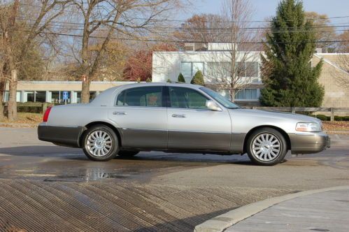 2003 Lincoln Town Car Signature Series 4-Door 4.6L EFI V8 Engine Electronic Auto, image 19