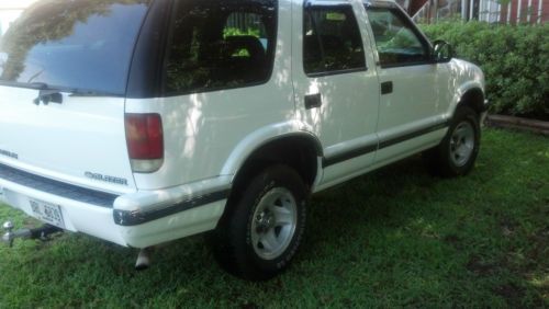1995 Chevrolet Blazer LT Sport Utility 4-Door 4.3L, image 2