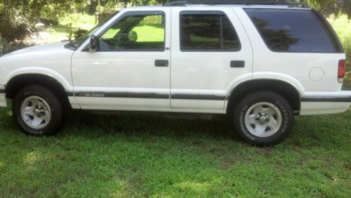 1995 Chevrolet Blazer LT Sport Utility 4-Door 4.3L, image 4
