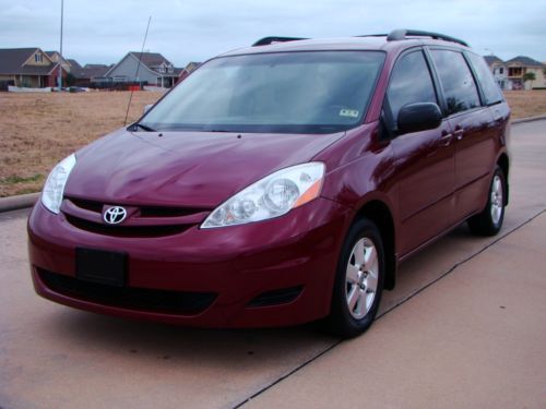 2008 toyota sienna le 55k low miles 1 owner quad seats parkin sensor 7 passenger