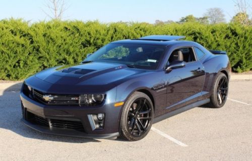 Zl1  blue ray sunroof we finance 6.2 v8 a/t black wheels very nice