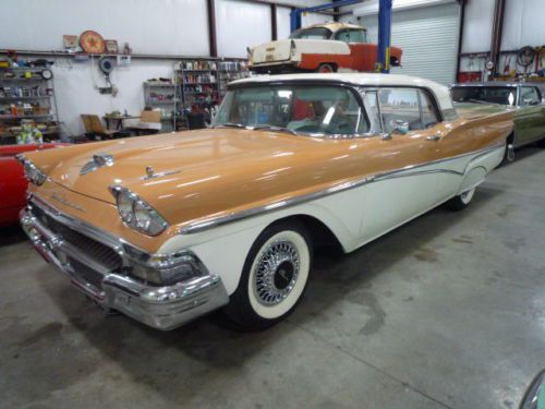 1958 ford fairlane 500 skyliner