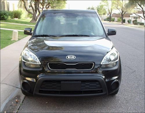 2013 kia soul base hatchback 4-door 1.6l