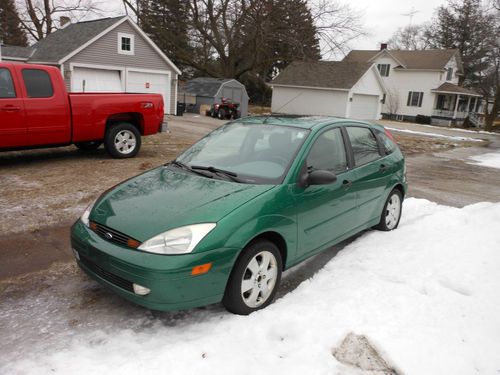 2002 ford focus zx5 hatchback 5-door 2.0l