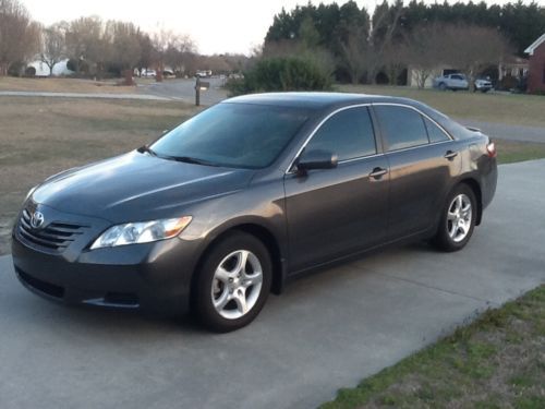 2007 toyota camry le sedan 4-door 2.4l (37,000 miles)