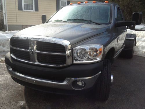 Dodge dually 3500 car hauler low miles in mint condition