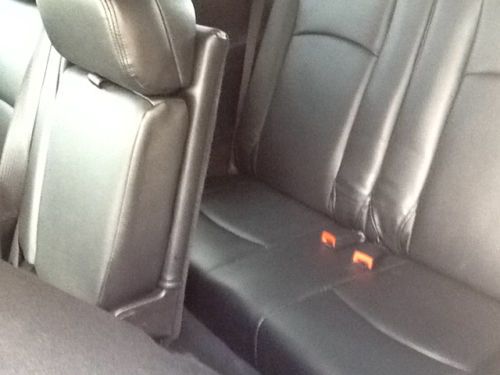 Black SUV One Owner Clean Carfax Leather third row seat alloy wheels Air Auto, image 19