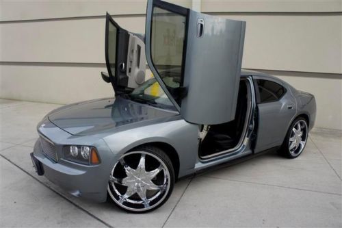 Custom 07 lambo dodge charger navigation 2tvs/dvd camera sunroof 24 inch chrome!