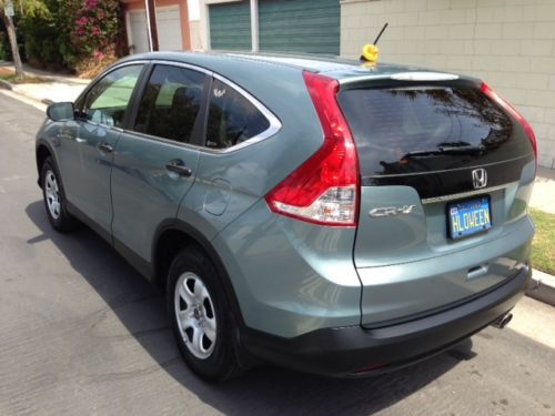 Honda 2012 crv new body style ultra rare color nice and clean one owner! wow!!