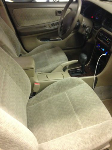 2001 Nissan Altima GXE Sedan 4-Door 2.4L, image 9