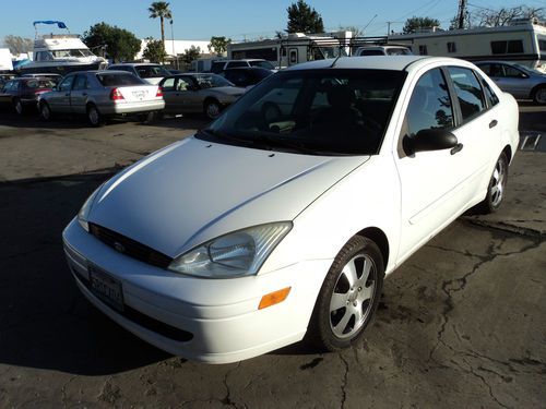 2002 ford focus se sedan 4-door 2.0l, no reserve