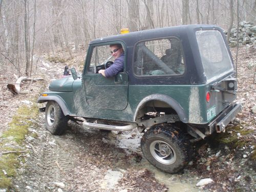 84 jeep cj7 fiberglass tub and windshield 6cly 4 speed 33's