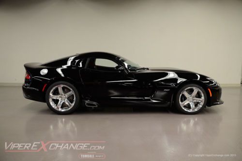 2014 srt viper srt venom black, nav, rear back up camera