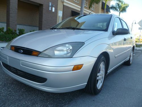 Ford focus se great cond gas saver no reserve