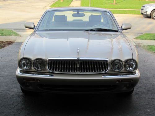 2002 jaguar xj8 base sedan 4-door 4.0l