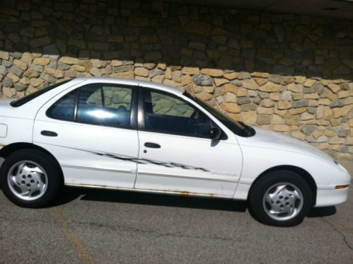 1998 pontiac sunfire (white)