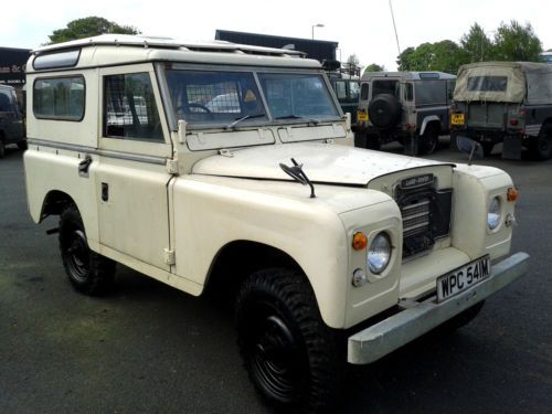 1974 landrover series 3 genuine station wagon with safari roof and fairey o/d