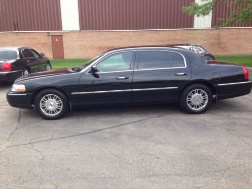 2011 lincoln town car executive l limousine 4-door 4.6l