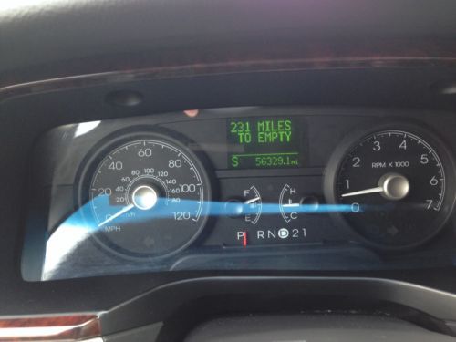 2011 Lincoln Town Car Executive L Limousine 4-Door 4.6L, image 4