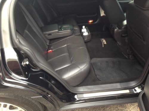 2011 Lincoln Town Car Executive L Limousine 4-Door 4.6L, image 9