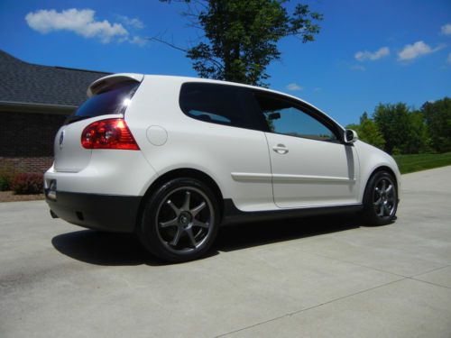 2007 Volkswagen GTI Base Hatchback 2-Door 2.0L, image 2
