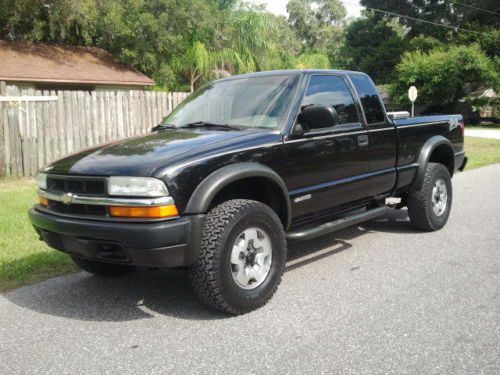 2003 chevrolet s10 zr2 extended cab pickup 3-door 4.3l