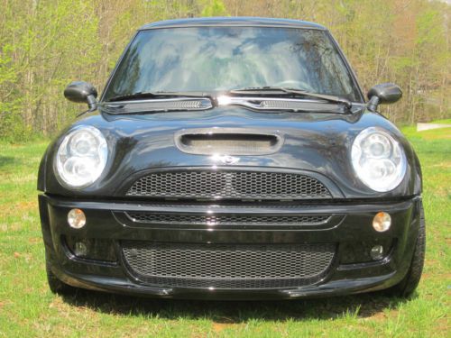 2005 mini cooper s triple black w/sunroof