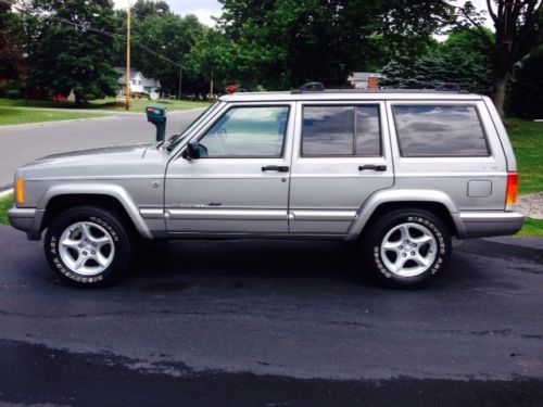 60th anniversary edition in exceptional cond.in and out the jeep sells itself