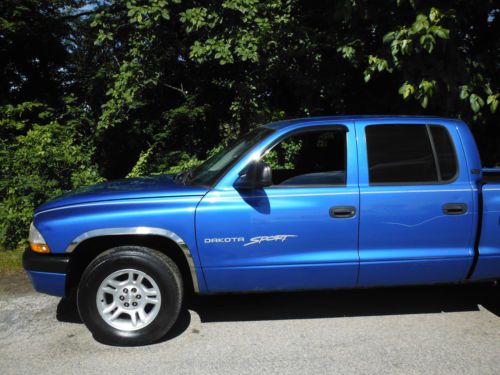 2001 dodge dakota quad cab sport 4.7 liter 8 cylinder with coldairconditioning