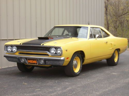 Plymouth road runner 426 hemi replica original 383 pistol-grip 2 door post sedan