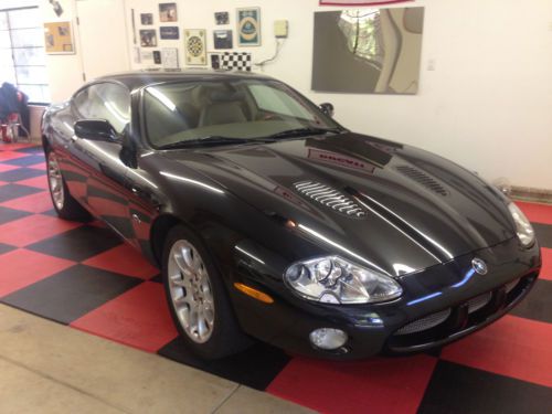 Jaguar xkr coupe 2002