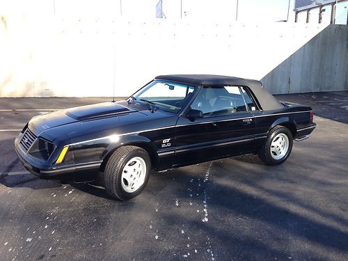 1984 ford mustang gt convertible