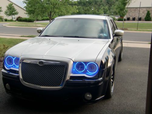 2006 chrysler 300 c srt8 sedan 4-door 6.1l 450hp custom paint