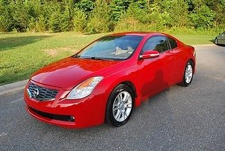 2008 altima 3.5 se 2 door coupe red/bge ,50k miles very nice ,no reserve