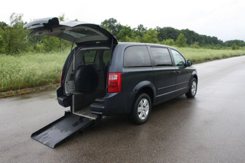 2008 handicap accessible wheelchair van powered rear ramp custom seating