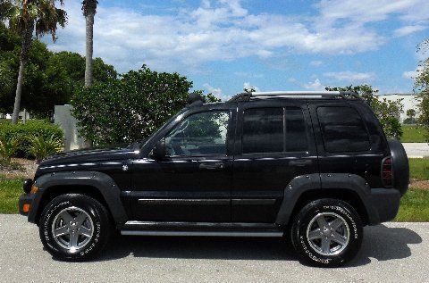 Gorgeous renegade edition~3.7l v6~automatic~sunroof~heated leather~06 07 08