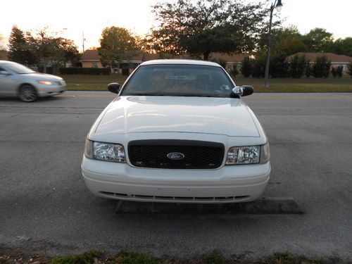 2003 ford crown victoria police interceptor sedan 4-door 4.6l