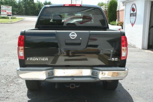 2005 Nissan Frontier SE Crew Cab Pickup 4-Door 4.0L, image 3