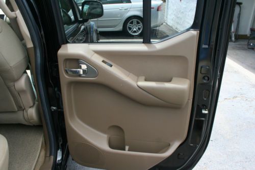 2005 Nissan Frontier SE Crew Cab Pickup 4-Door 4.0L, image 17