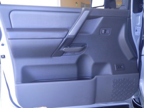 2005 Titan LE Crew Cab 5.6L V8  95k Leather Heated Seats Parking Sensor, US $14,891.00, image 22